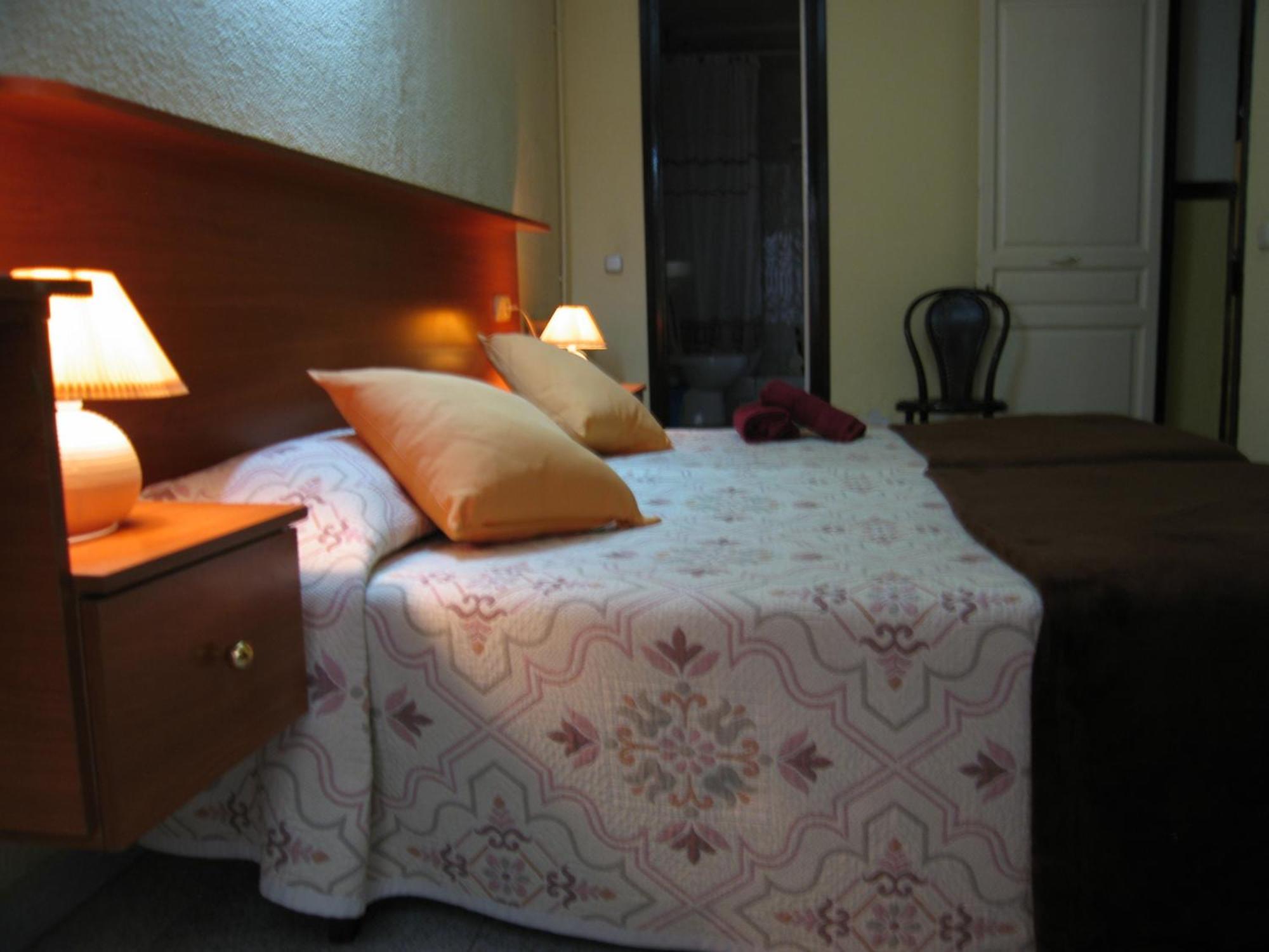 Pension Colmenero Barcelona Ngoại thất bức ảnh